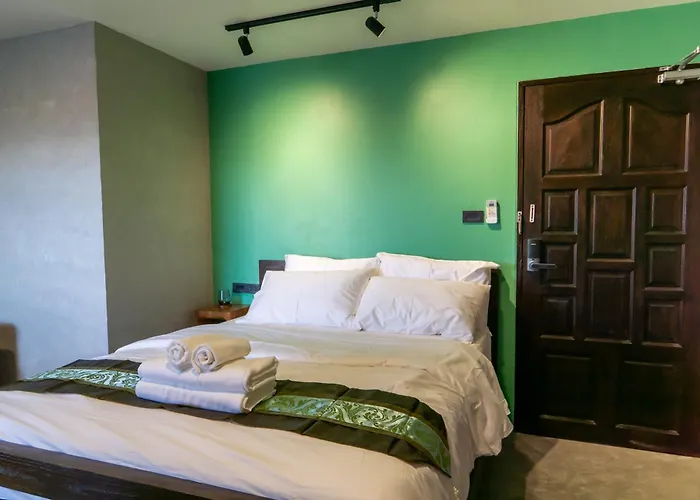 Lo-ha Guest House, Contactless Check-in Hostel Bangkok